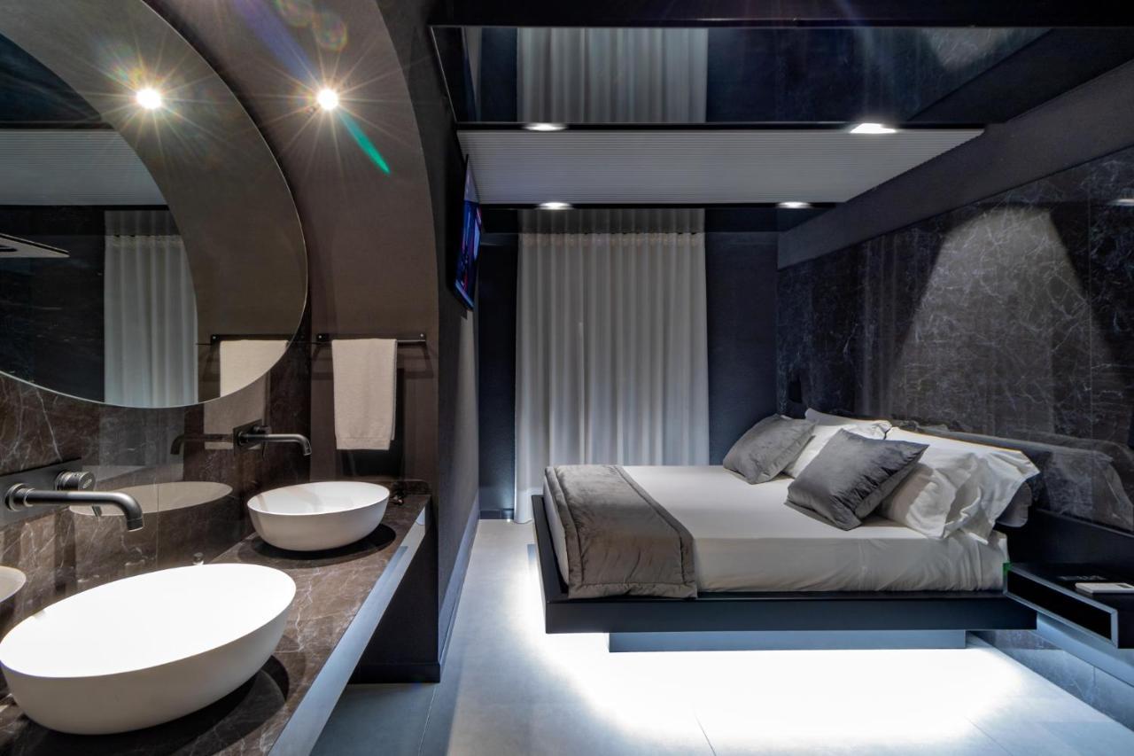 4 Suites " Unconventional Living Rooms " Катания Экстерьер фото