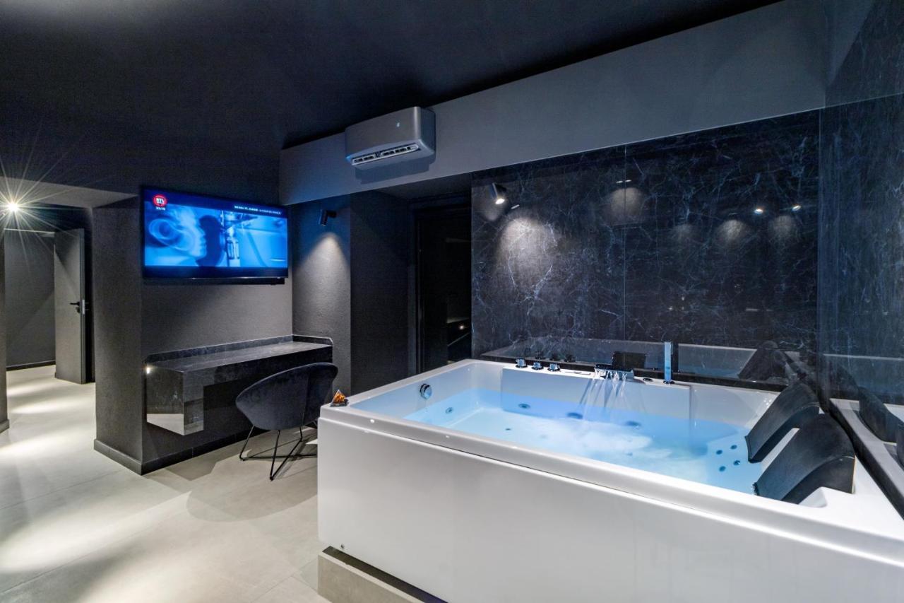 4 Suites " Unconventional Living Rooms " Катания Экстерьер фото