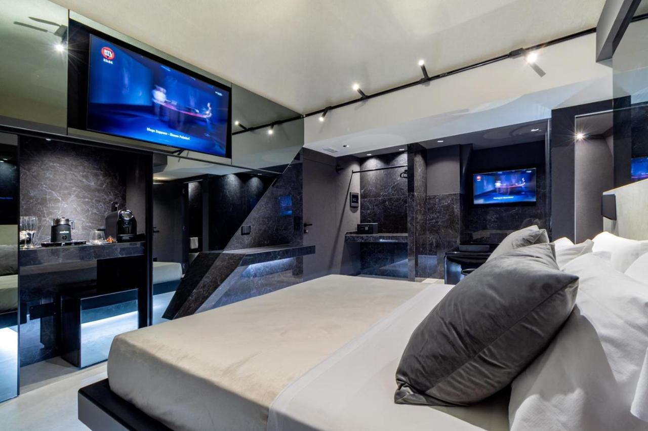 4 Suites " Unconventional Living Rooms " Катания Экстерьер фото