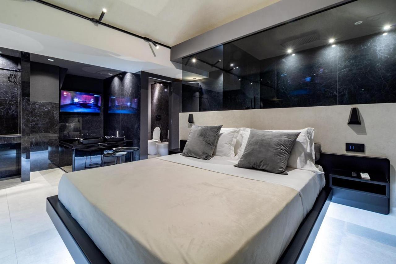4 Suites " Unconventional Living Rooms " Катания Экстерьер фото